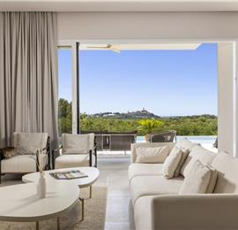 Luxury 4-Bedroom Villa with generous sized Infinity Pool near Buje, Istria. Sleeps 8